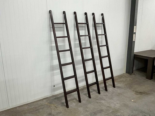 Houten boekenkast trap 223x38,5cm (1x) - afbeelding 3 van  5