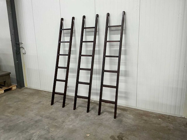 Houten boekenkast trap 223x38,5cm (2x) - afbeelding 1 van  5