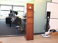 Houten brochure standaard met afmeting 36 x 177 cm. let op: hoekje beschadigd. - afbeelding 1 van  2