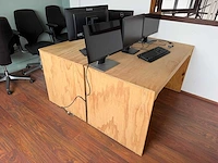 Houten bureau (2x)