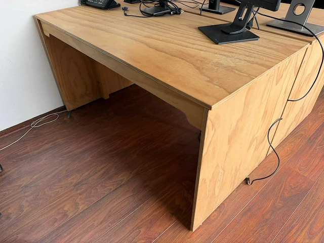 Houten bureau (2x) - afbeelding 3 van  5