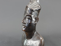 Houten buste van een balinese man - afbeelding 2 van  5