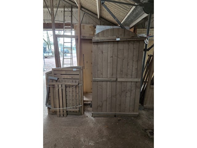 Houten containerombouw en tuinkast - afbeelding 1 van  5