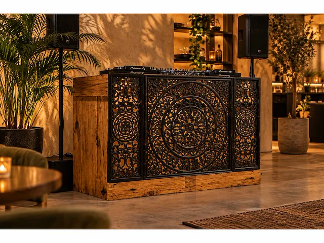 Houten dj-booth - afbeelding 1 van  9