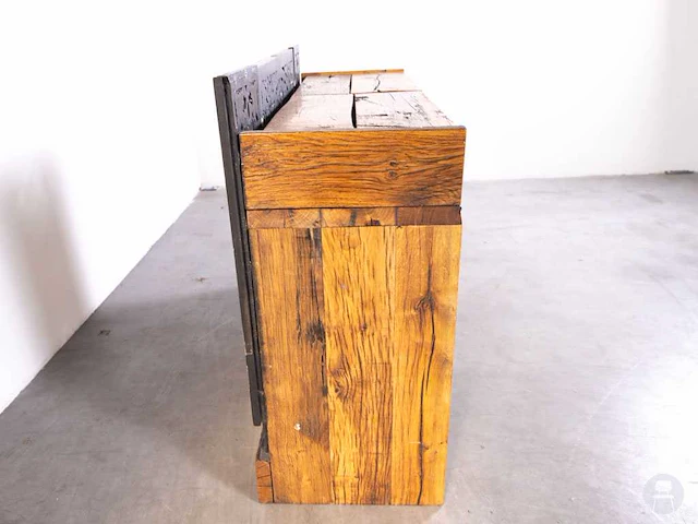 Houten dj-booth - afbeelding 7 van  9