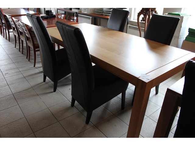 Houten eetkamer tafel met vier stoelen. afmeting tafel 217 x 99 x 78 cm. - afbeelding 1 van  2