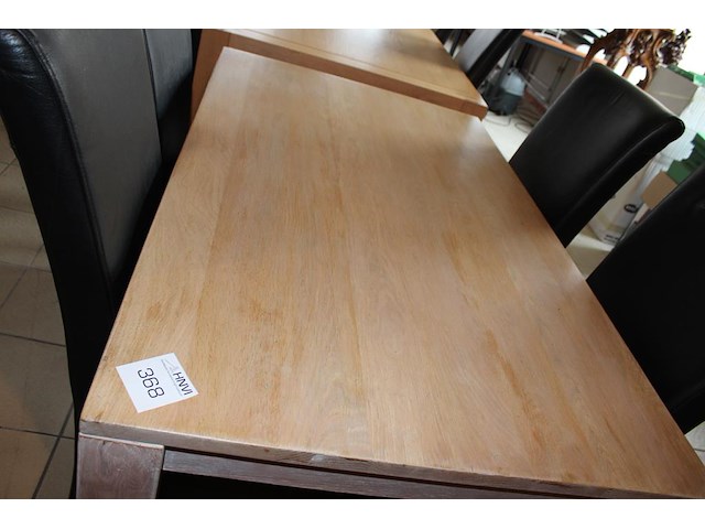 Houten eetkamer tafel met vier stoelen. afmetingtafel 139 x 84 x 76 cm. - afbeelding 2 van  3