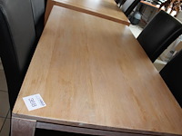 Houten eetkamer tafel met vier stoelen. afmetingtafel 139 x 84 x 76 cm. - afbeelding 2 van  3