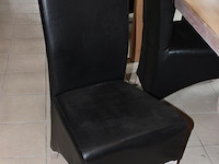 Houten eetkamer tafel met vier stoelen. afmetingtafel 139 x 84 x 76 cm. - afbeelding 3 van  3