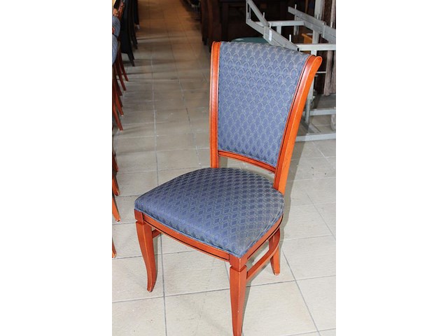 Houten eetkamer tafel met vijf stoelen. afmeting tafel 199 x 90 x 78 cm. - afbeelding 3 van  3