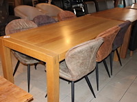 Houten eetkamer tafel met zes stoelen. afmeting tafel 198 x 88 x 77 cm. - afbeelding 1 van  2
