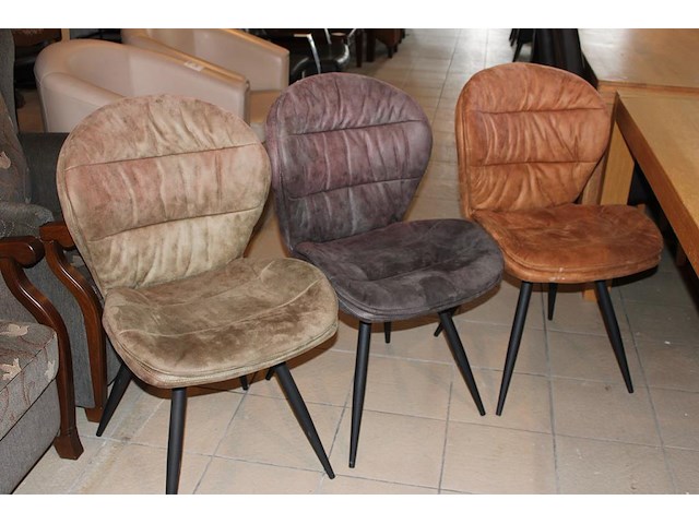 Houten eetkamer tafel met zes stoelen. afmeting tafel 198 x 88 x 77 cm. - afbeelding 2 van  2