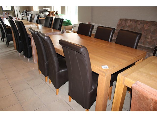 Houten eetkamer tafel met zes stoelen. afmetingtafel 190 x 102 x 78 cm. - afbeelding 1 van  3