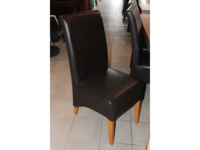 Houten eetkamer tafel met zes stoelen. afmetingtafel 190 x 102 x 78 cm. - afbeelding 3 van  3