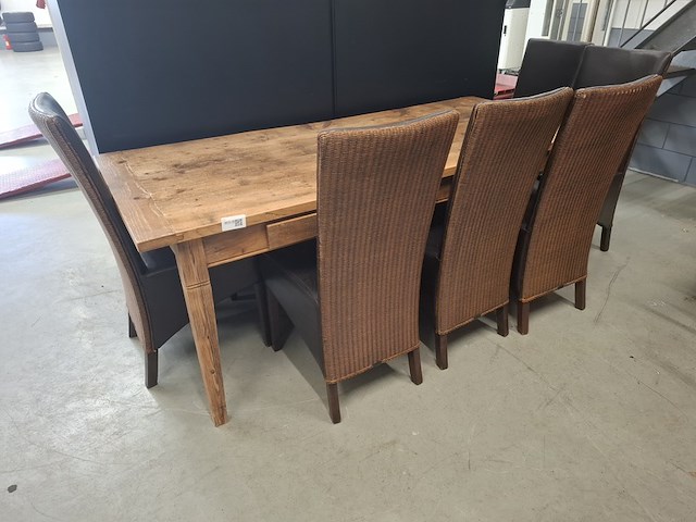 Houten eetkamertafel met 6 stoelen - afbeelding 1 van  6