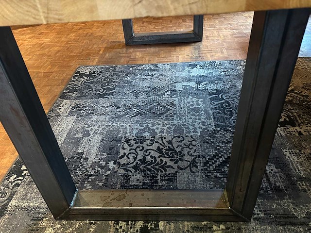 Houten eetkamertafel met u-poten - afbeelding 7 van  8