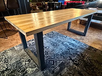 Houten eetkamertafel met u-poten - afbeelding 1 van  8