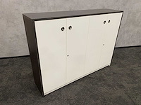 Houten halfhoge 4-deurs kast - afbeelding 1 van  13