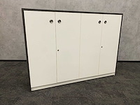 Houten halfhoge 4-deurs kast - afbeelding 6 van  13