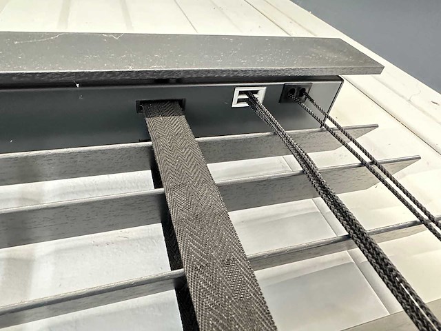 Houten jaloezie met brede ladderbanden - afbeelding 2 van  4