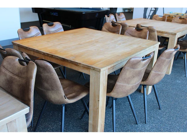 Houten kantinetafel incl. acht eetkamerstoelen mxsofa, afm. tafel 140 x 140 x 79 cm. let op: onderdeel comb... onderdeel van combinatiekavel combinatiekavel van de kavels m470, m471 en m472. - afbeelding 2 van  4