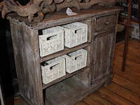 Houten kast met lade, kast en mandjes. afmeting 83 x 33 x 71 cm. - afbeelding 2 van  2