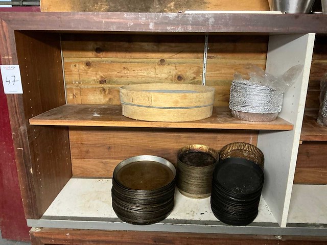 Houten kast met leggers - afbeelding 7 van  8