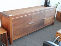 Houten kast met twee deuren en twee laden, vermoedelijk bert plantagie. afmeting 220 x 50 cm. hoogte 80 cm