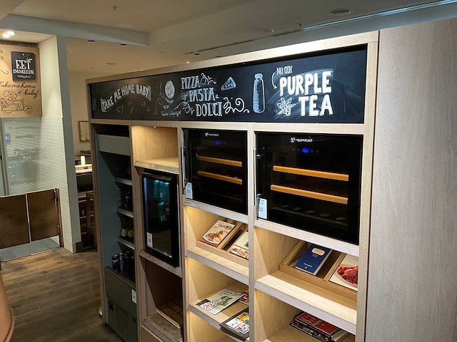 Houten kast met verlichting - afbeelding 4 van  4