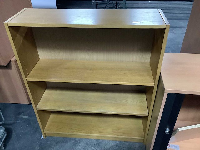 Houten kast - afbeelding 1 van  1