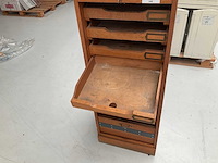 Houten kastje met roldeur - afbeelding 3 van  5