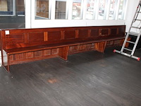 Houten kerkbank, vermoedelijk eiken. afmeting circa 460 x 70 x 85 cm. let op; staat op eerste verdieping. - afbeelding 1 van  3