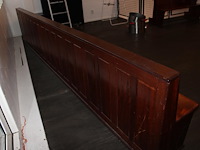 Houten kerkbank, vermoedelijk eiken. afmeting circa 460 x 70 x 85 cm. let op; staat op eerste verdieping. - afbeelding 3 van  3