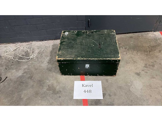 Houten kist met deksel - afbeelding 1 van  2