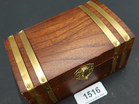 Houten kist met messing afwerking - afbeelding 3 van  5