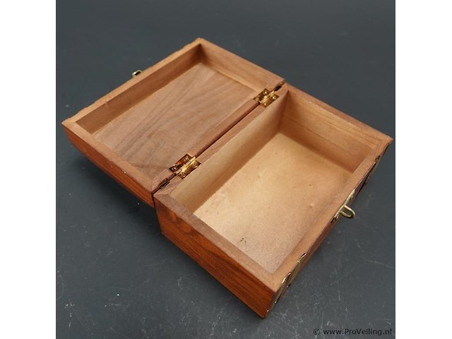 Houten kist met messing afwerking - afbeelding 4 van  5