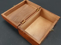 Houten kist met messing afwerking - afbeelding 4 van  5