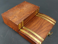 Houten kist met messing afwerking - afbeelding 5 van  5