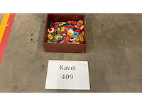 Houten kist met roulette fiches - afbeelding 3 van  3