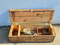 Houten kist met scheepskompas - afbeelding 1 van  4