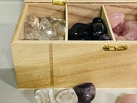 Houten kistje met trommelstenen - afbeelding 4 van  5