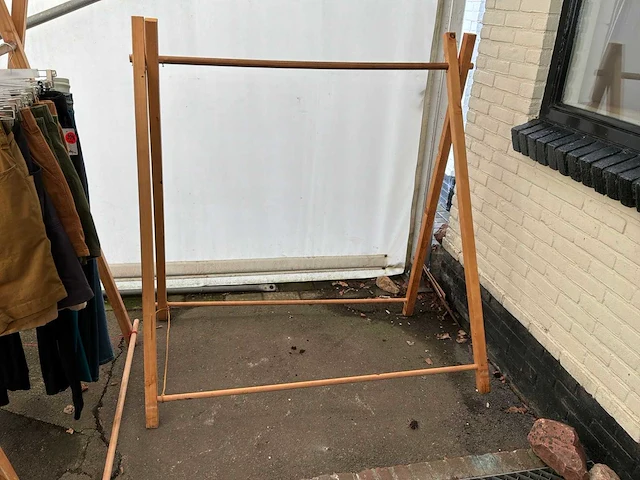 Houten kledingrek (4x) - afbeelding 2 van  2