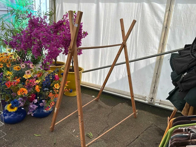Houten kledingrek (4x) - afbeelding 1 van  2