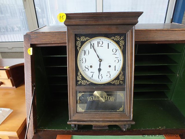 Houten klok - afbeelding 1 van  1