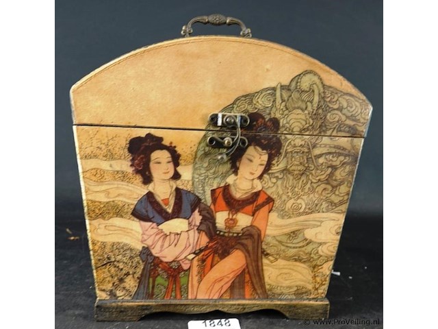 Houten koffer met oosters decor - afbeelding 2 van  5
