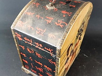 Houten koffer met oosters decor - afbeelding 3 van  5