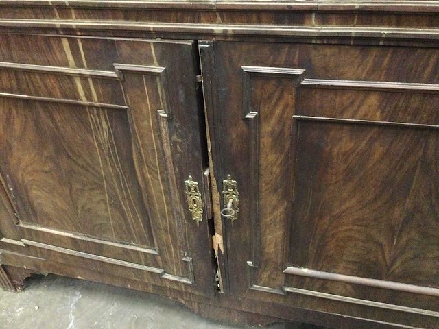 Houten koloniale kast - afbeelding 2 van  4