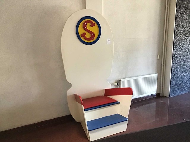 Houten konings/sinterklaas troon - afbeelding 2 van  4