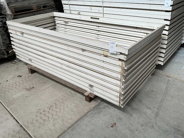 Houten kozijn (10x) - afbeelding 1 van  6