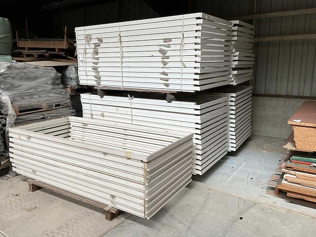 Houten kozijn (15x) - afbeelding 1 van  6